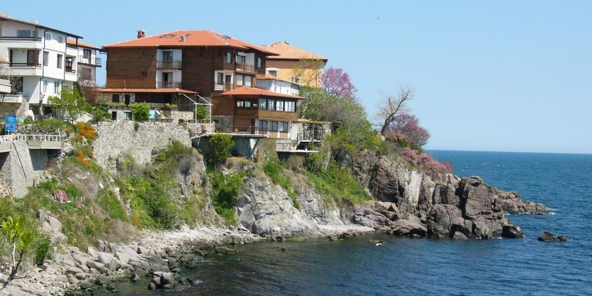 Bulgaria, noul Amalfi britanicilor: Soare, nisip și prețuri mici