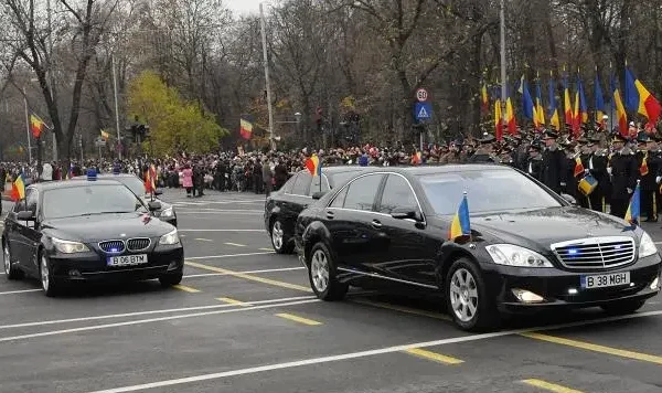 Mașini noi la SPP: Demnitarii, transportați cu bolizi achiziționați prin OUG