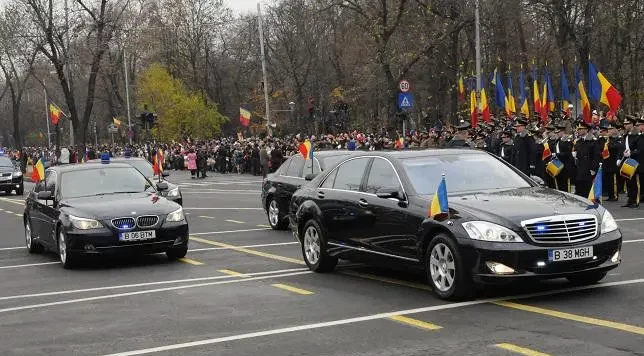 Mașini noi la SPP: Demnitarii, transportați cu bolizi achiziționați prin OUG