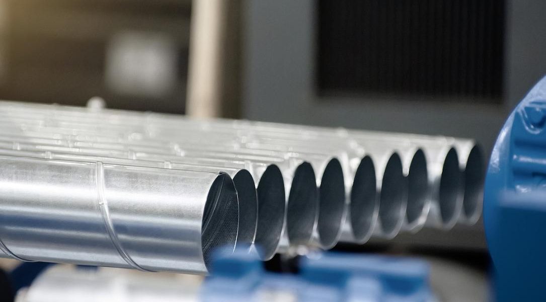 Interpipe, gigant ucrainean, preia combinatul ArcelorMittal Roman din România