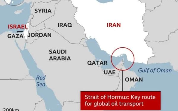 Iranul închide Ormuz: Trump, alarmat de atacurile Gărzilor Revoluționare