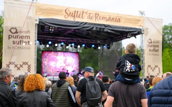 Muzică și meșteșuguri românești, prezentate la Festivalul de la Săvârșin