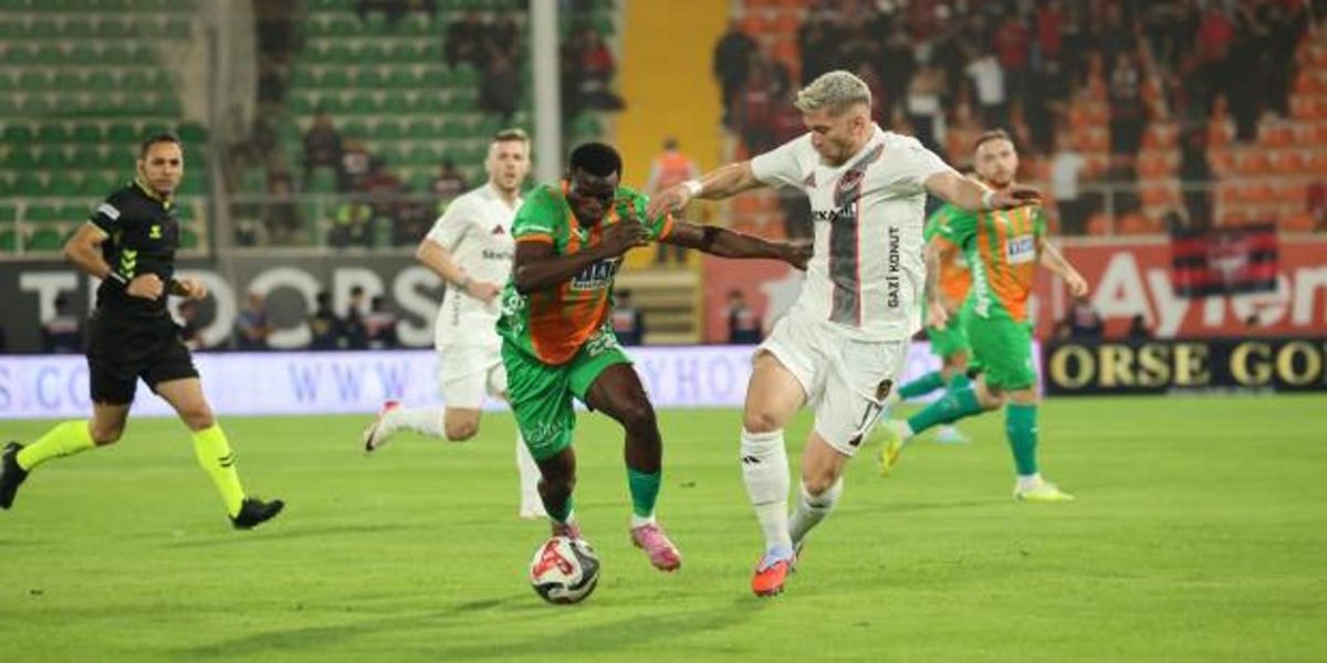 Gaziantep FK și Alanyaspor au remizat, scor 0-0, într-un meci disputat pe Gaziantep Büyükşehir Stadyumu, în runda a XXII-a a Süper Lig