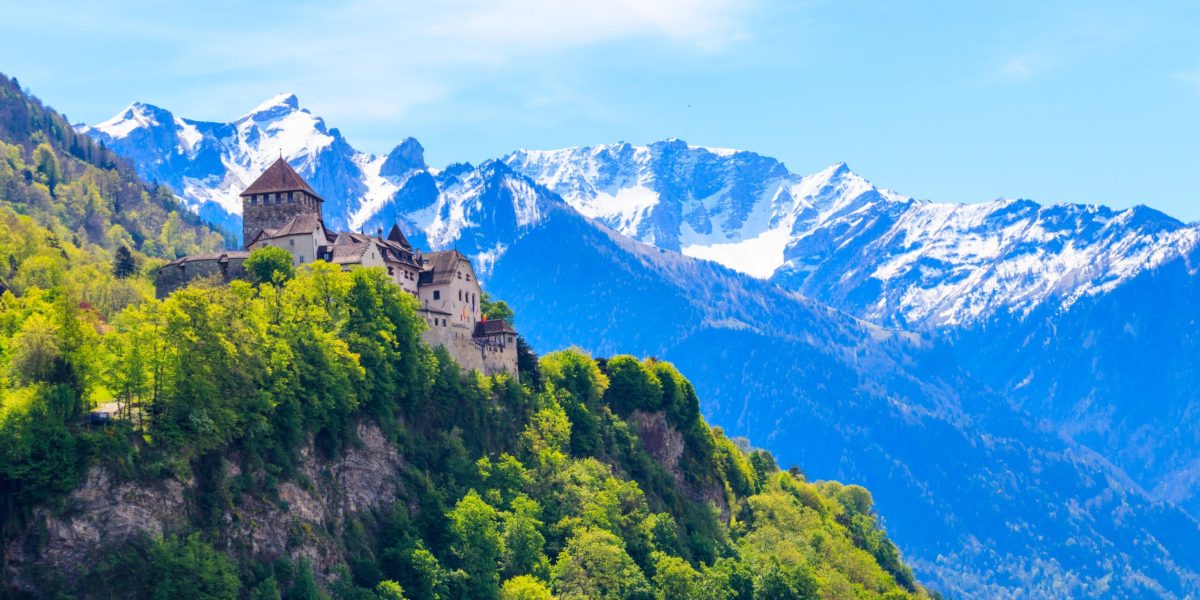 Țara europeană subestimată: Peisaje și castele FĂRĂ aglomerație