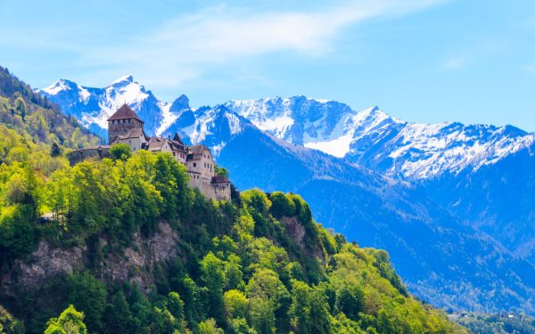 Țara europeană subestimată: Peisaje și castele FĂRĂ aglomerație