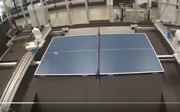 Robotul care umilește jucători de tenis: Reacții șocante