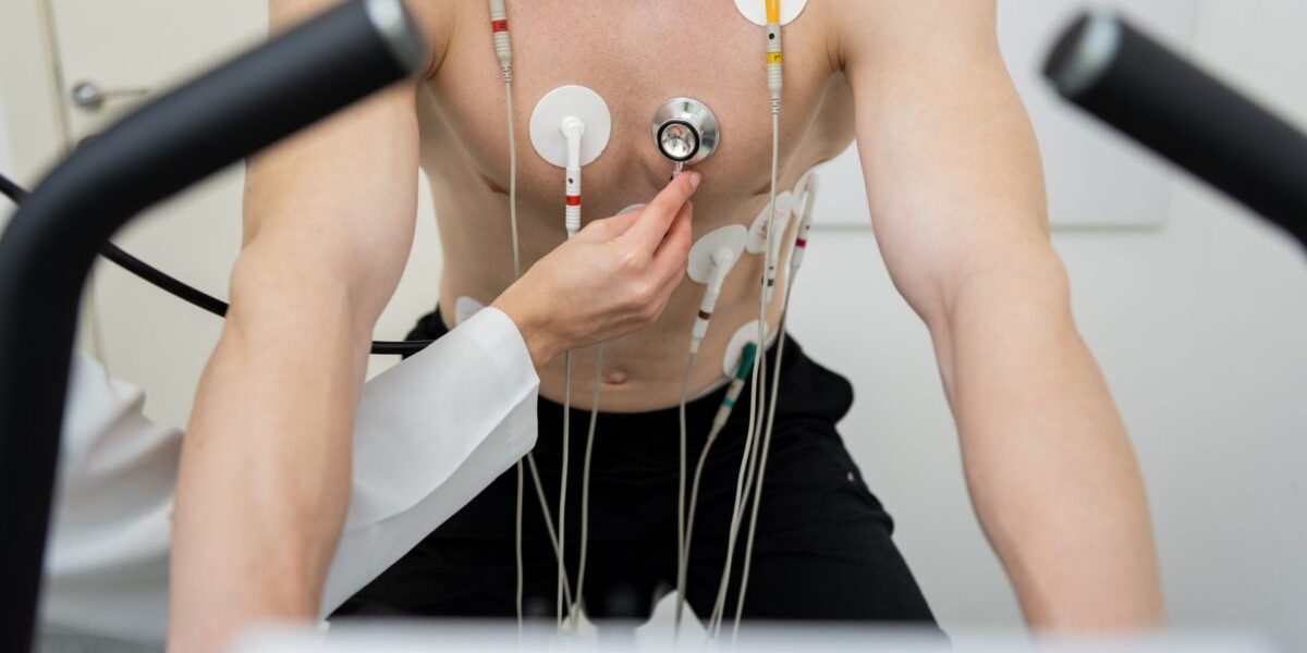 Testul de efort: Când e vital și ce spune despre inima ta