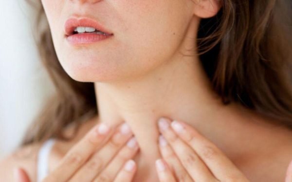 Simptome de hipertiroidism: 5 semne pe care să le iei în serios, riscul e mare