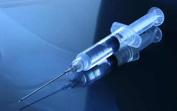 Vaccinul anti-gripă apără creierul: Alzheimer, riscul mai mic! Doza contează