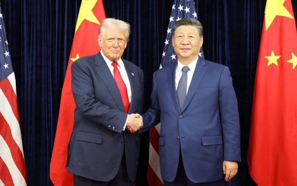 Trump, acord cu China: Deschide Strâmtoarea Ormuz, fără arme pentru Iran