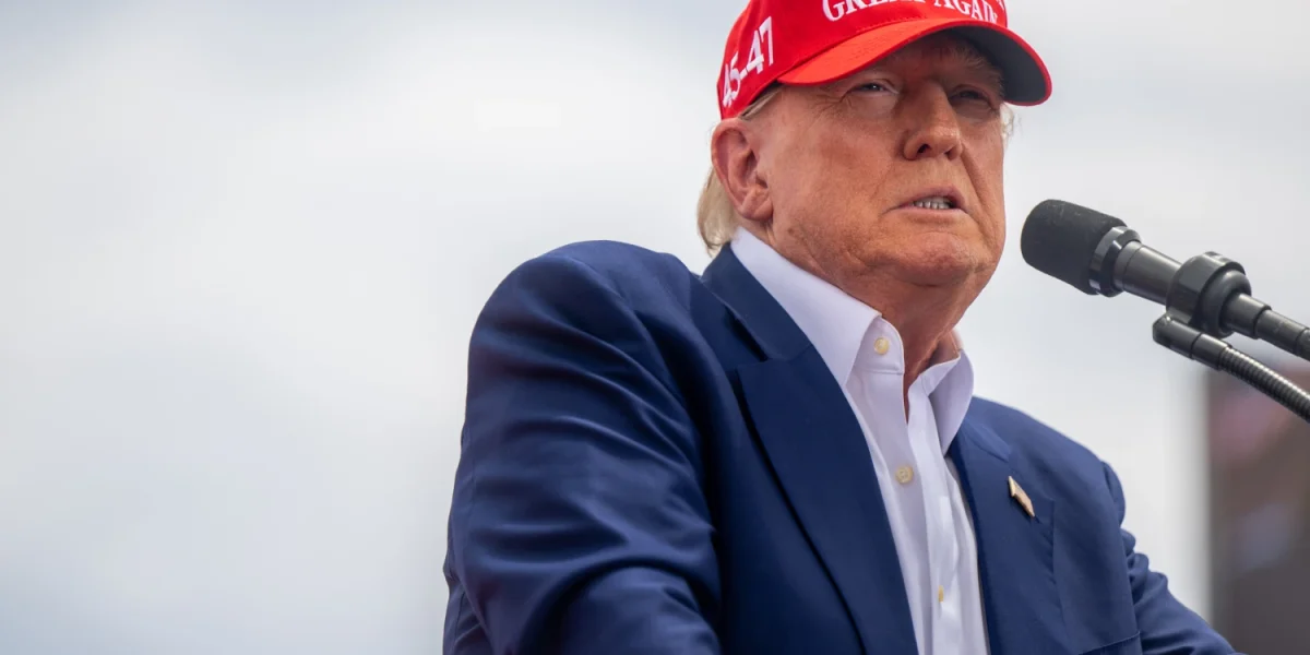 Rețea crypto legată de Donald Trump, anchetată pentru escrocherii online