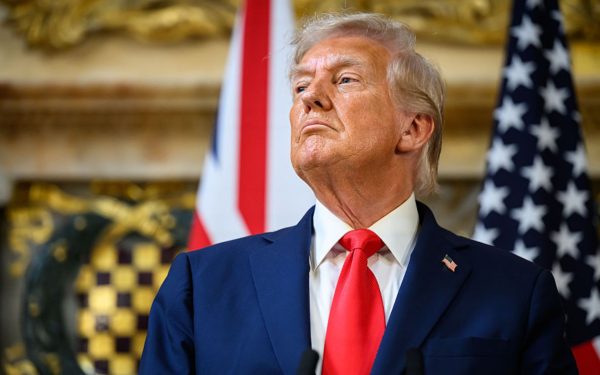 Trump blochează strâmtoarea Ormuz: Negocieri cu Iranul, final incert, atacuri posibile