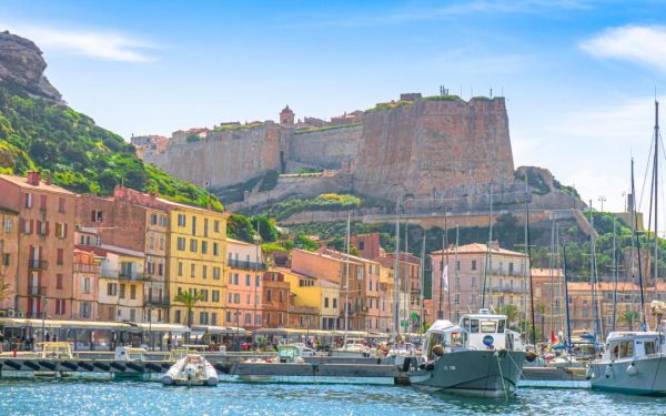 Turiștii, blocați în Corsica: Proteste pentru motorină închid porturile