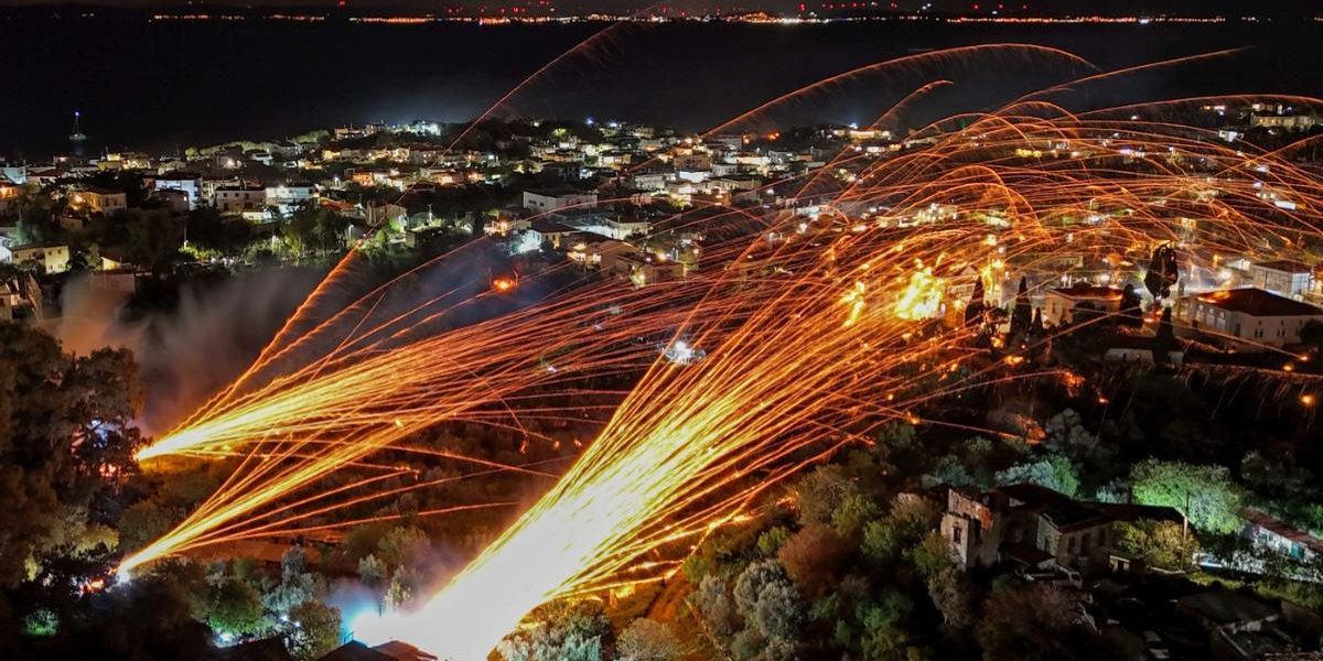 Război cu rachete de Paște în Grecia: Două biserici „rivale” pe foc!