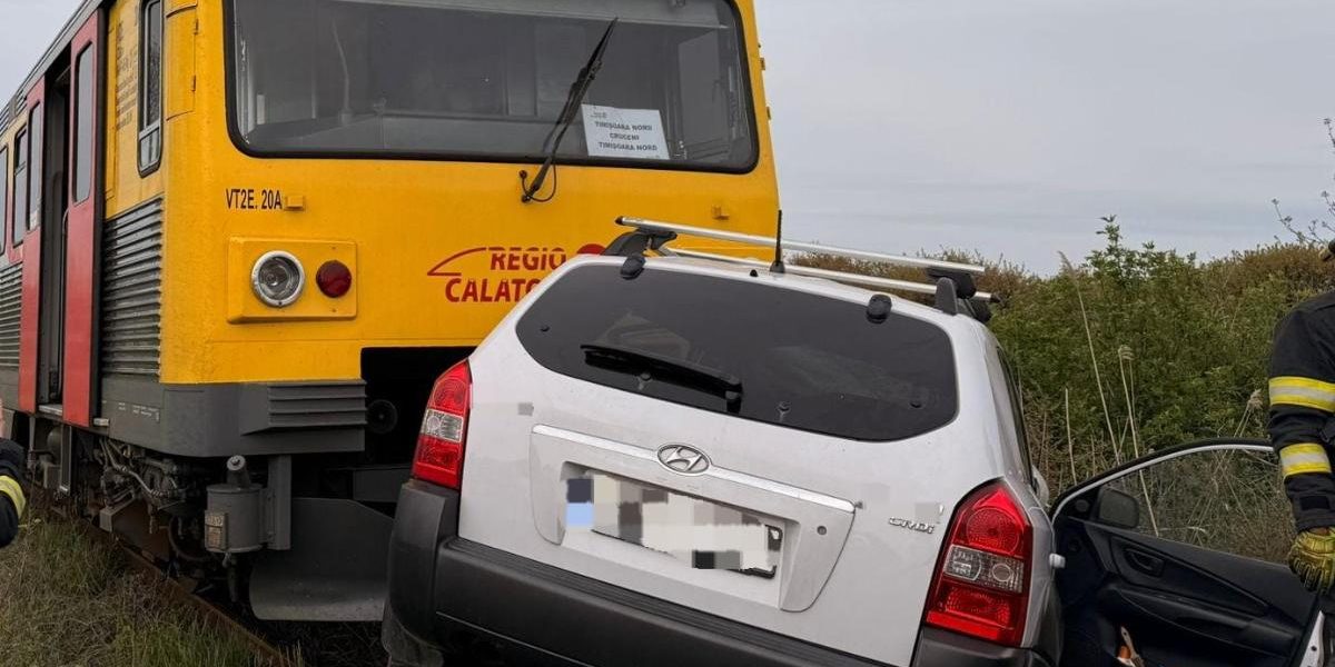 Accident TERIBIL la Peciu Nou: Șofer mort după ce mașina a fost lovită de tren