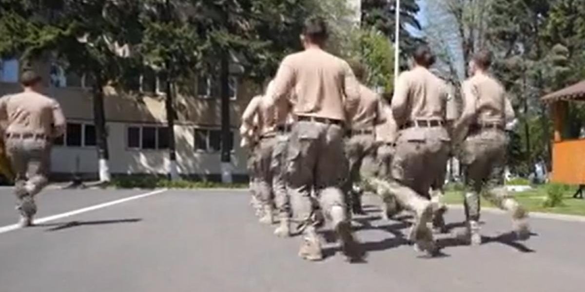 EXCLUSIV: Unde se antrenează „armata voluntarilor” plătiți cu 4.000 de lei lunar