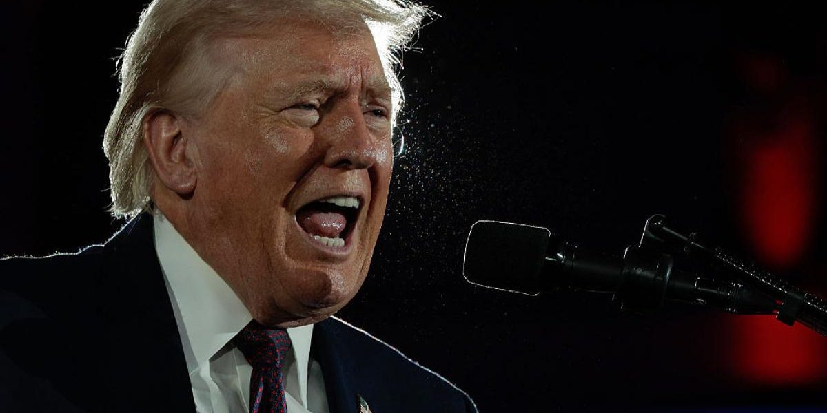 Fost șef CIA cere demiterea lui Donald Trump: Nu mai poate fi comandant suprem