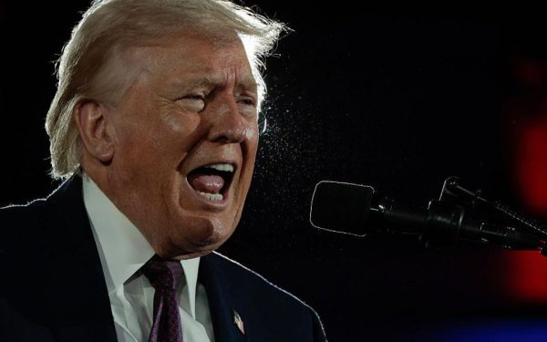 Fost șef CIA cere demiterea lui Donald Trump: Nu mai poate fi comandant suprem