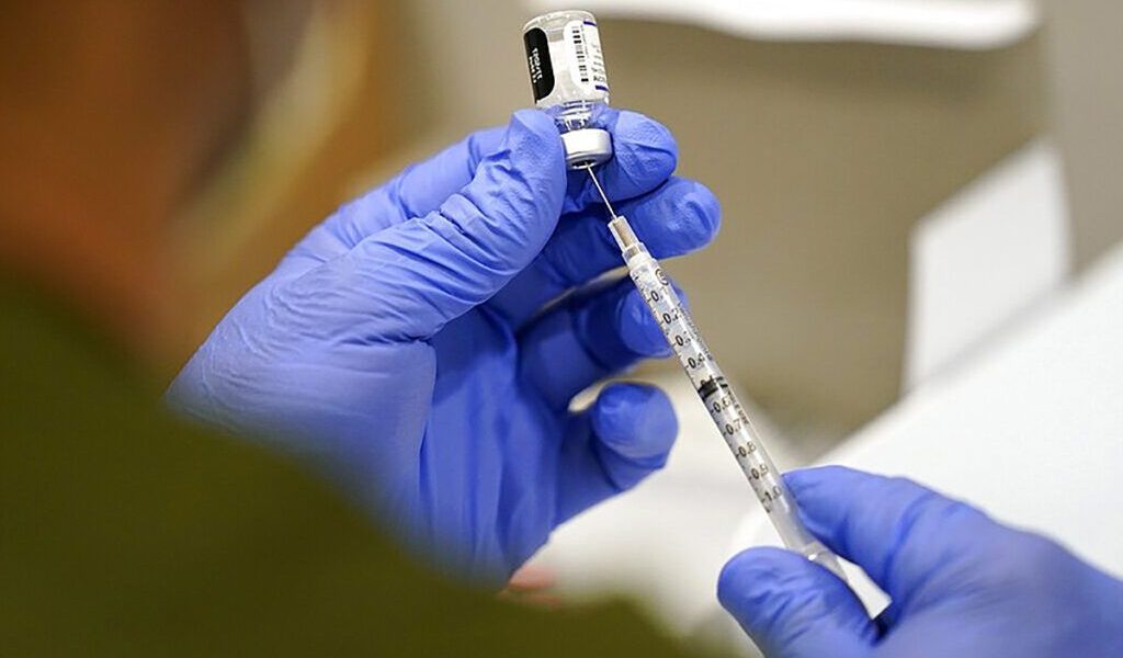 Soțul s-a vaccinat anti-COVID și a murit: Misterul decesului la 11 zile după injectare