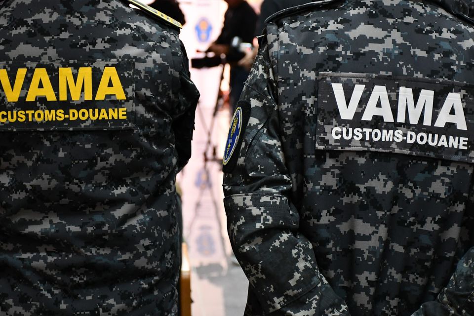 Autocamion: Vamă cu bunuri de 3,1 milioane lei. Scandal în România?