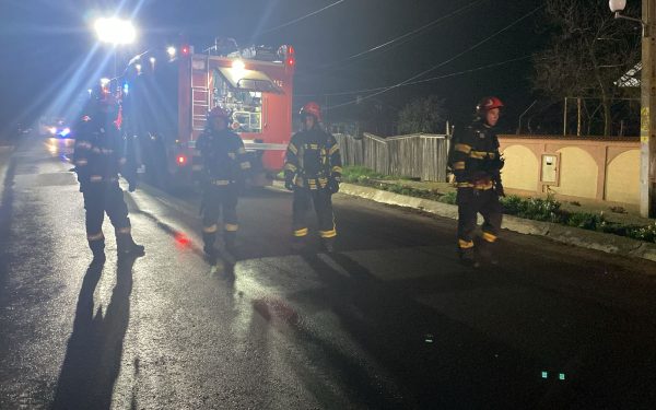 Un accident rutier grav a avut loc joi în localitatea Cioranii de Jos, județul Prahova, unde o cisternă încărcată cu aproximativ 30.000 de litri de GPL s-a răsturnat pe DN1D, pericolând comunitatea din zonă