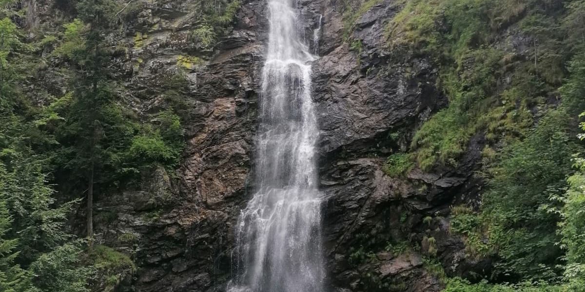 Mălaia, bijuteria ascunsă din România: un weekend de vis