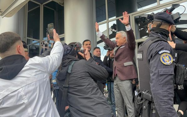 Guvernul, „găinile speriate” care nu pot zbura: Scârmă în țărână, nu inaltimi