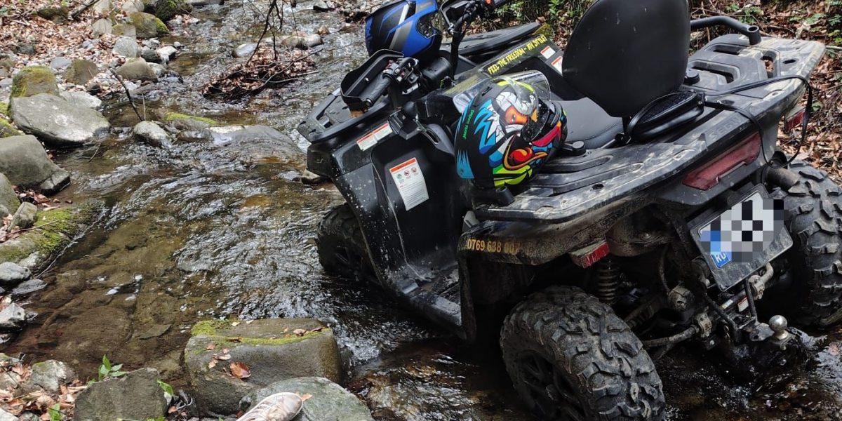 Tineri, Prăbușiți cu ATV-ul pe Valea Păușa: JandarmI MontanI, Intervenție de Urgență