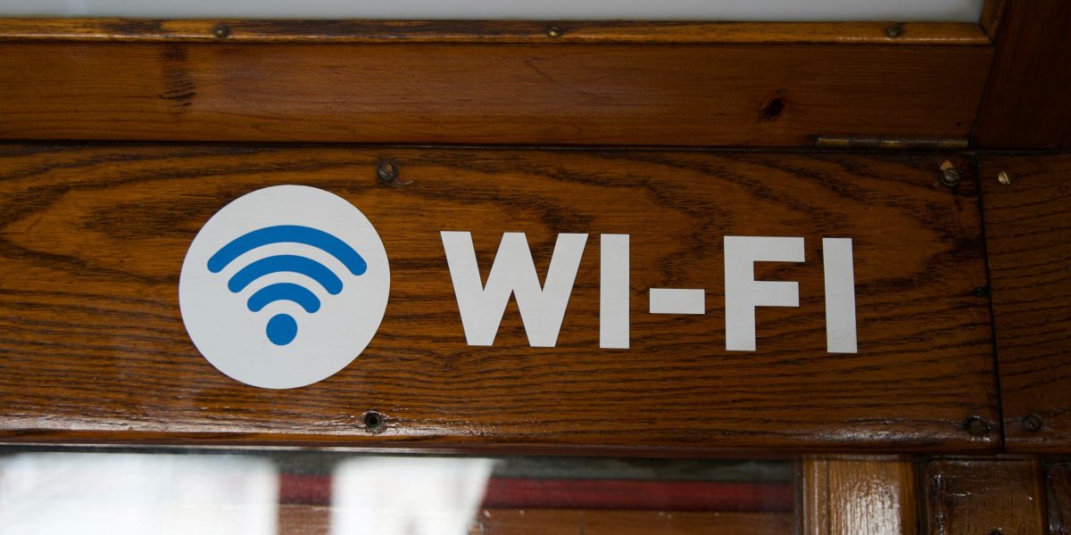 Dezvăluiri: Wi-Fi-ul „super-rapid” NU e chiar ce pare!