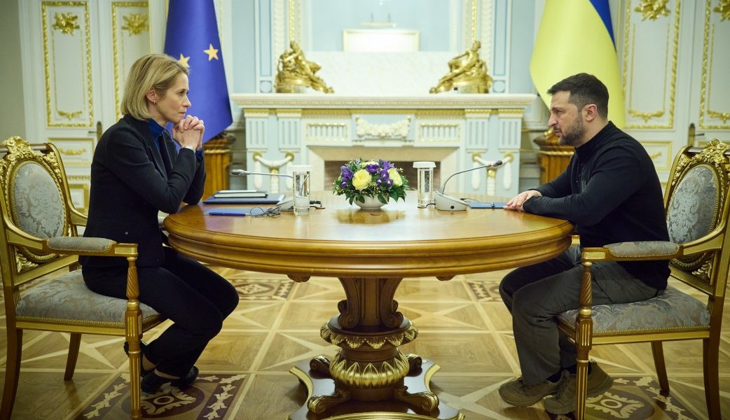 UE dă Ucrainei 90 miliarde euro: Zelenski, la Cipru pentru deblocarea banilor