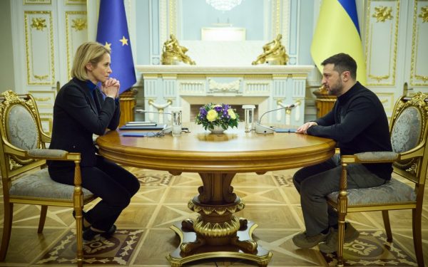 UE dă Ucrainei 90 miliarde euro: Zelenski, la Cipru pentru deblocarea banilor