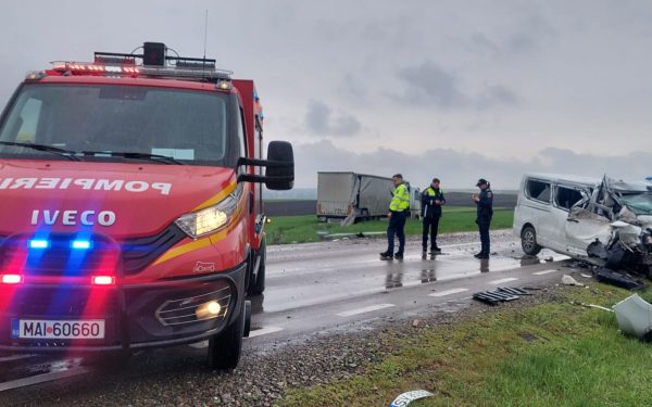 Accident grav pe E85: Patru victime au nevoie de îngrijiri medicale urgente