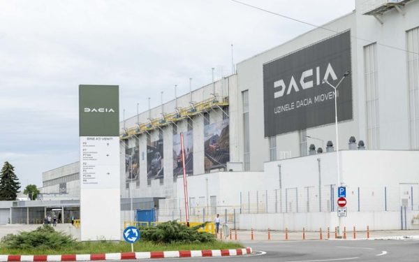 Dacia Mioveni, lovitură pentru România: renunță la extindere pentru profit