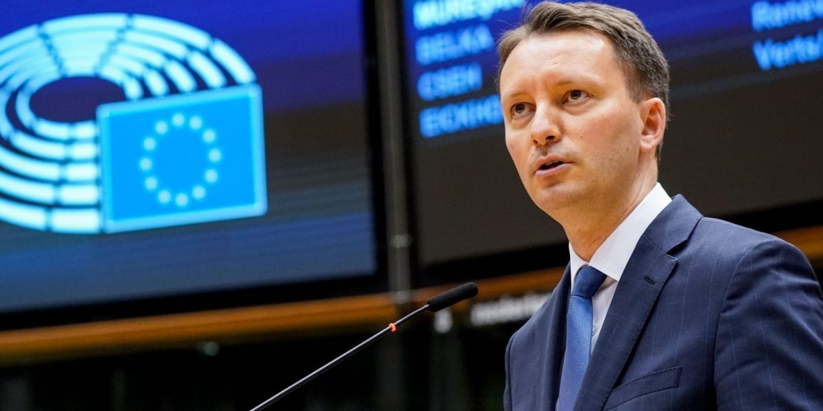 MUREȘAN (PNL): Minoritate agresivă vrea puterea, dar nu va reuși