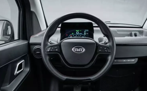 Mașină electrică accesibilă: sub 7000 EUR, concurează cu Honda SH