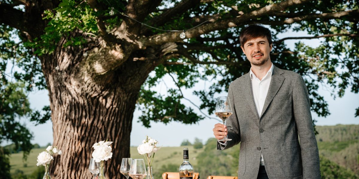 Davidescu, AUR la Bruxelles: Rară Neagră Merlot 2025, vinul surpriză