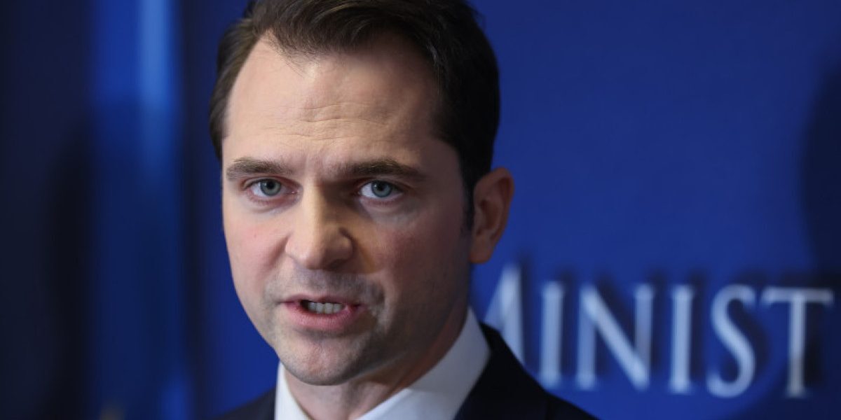 Burduja acuză PSD, USR: „E un joc politic ieftin”