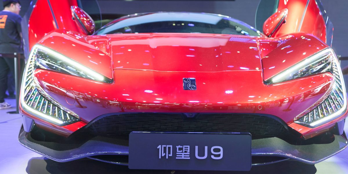 China impune restricții dimensiunilor mașinilor electrice