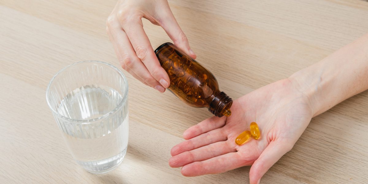 Vitamina ce-ți protejează mintea: Medicii explică cine riscă deficit