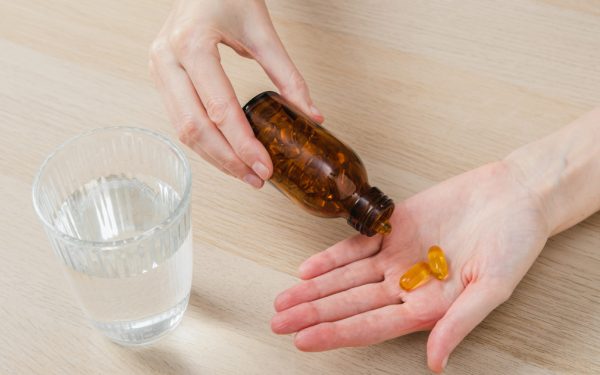Vitamina ce-ți protejează mintea: Medicii explică cine riscă deficit