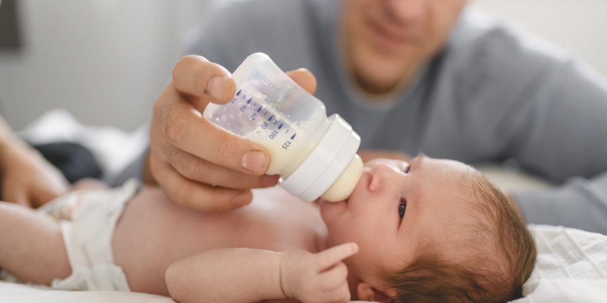 Schimbări la bărbați: creierul și hormonii se transformă la naștere