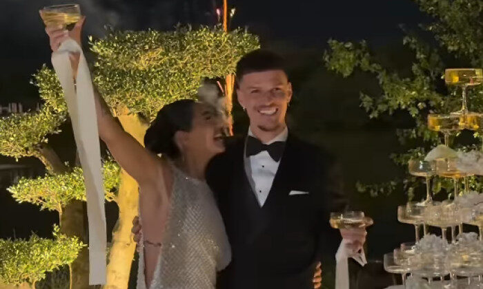 MAN NUNTAȘ: Coleg de la națională naș! Cine a cântat