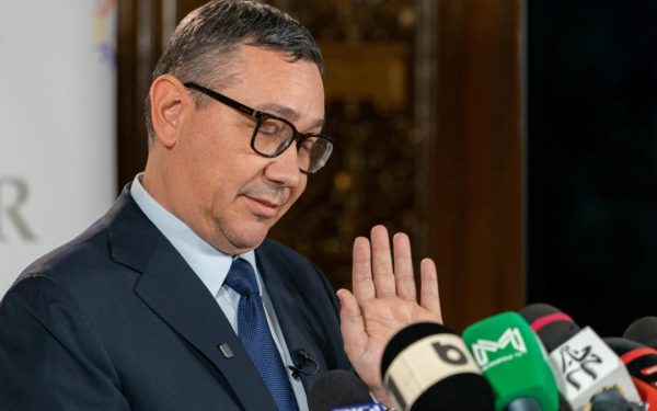Ponta îl șantajează pe Nicușor Dan: vrea premier după ce l-a mințit pe Veștea