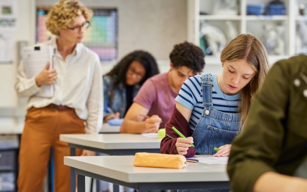 Câștigă profesorii la Evaluarea Națională și Bac 2026