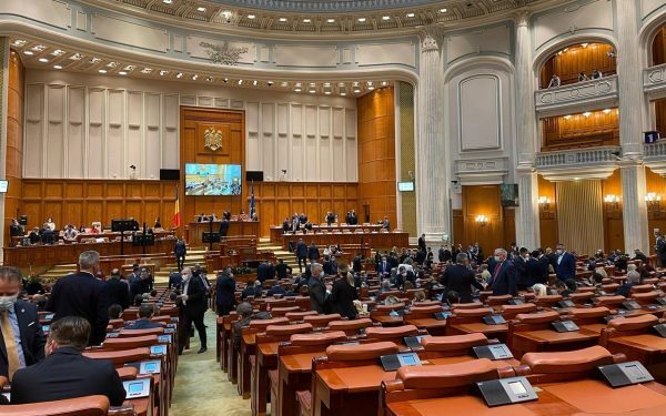 Stoiciu vrea Constituție: Cine cade guvernul, construiește altul