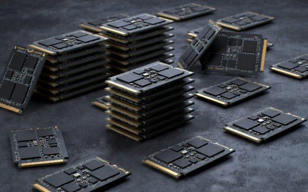 SSD-urile se prăbușesc: Producătorii de PC-uri caută soluții