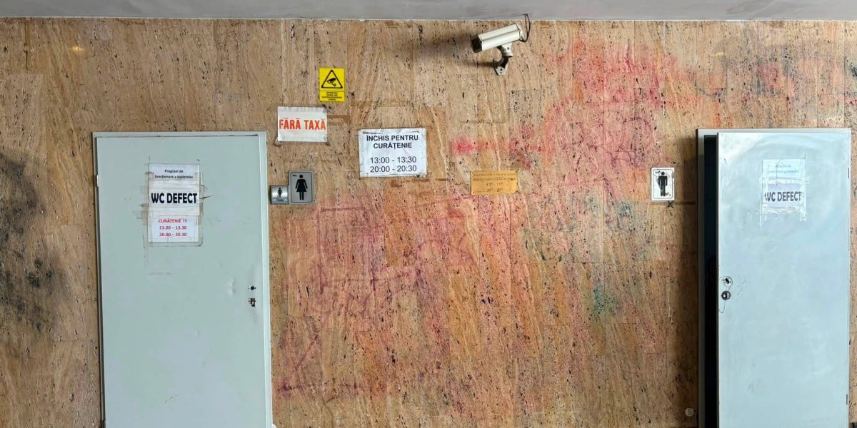 Toaletele din Pasajul Universității, blocate, prefectul cere redeschiderea rapidă