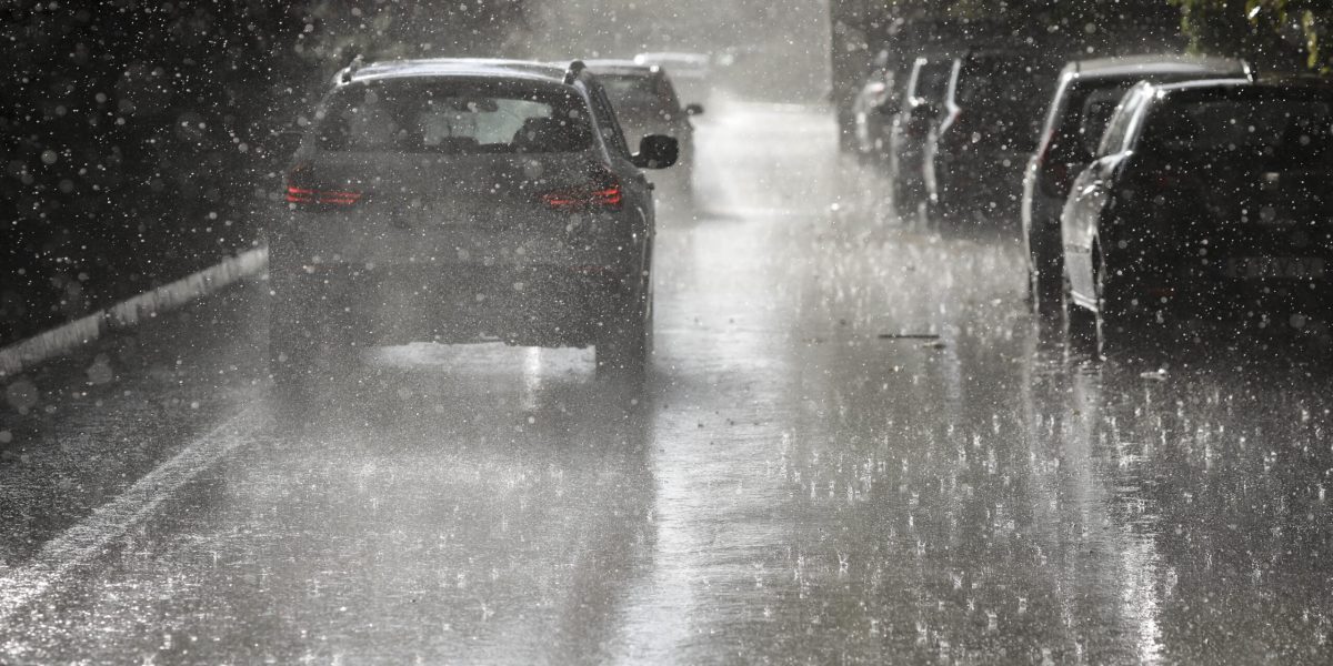 București sub cod galben: Ploi și vânt și săptămâna viitoare