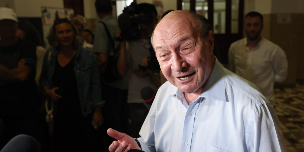 Băsescu despre AUR: Simion își bate joc de partide