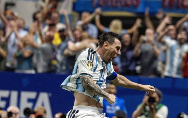 Elveția a învins Columbia, Argentina a revenit spectaculos